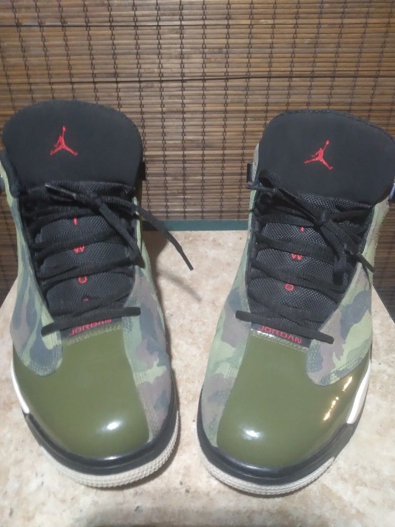 Jordan 13s, Size 11, Black Market Camo
