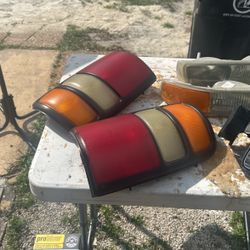 2000-2006 Chevy Tahoe/Silverado Oem Headlights For Sale $250