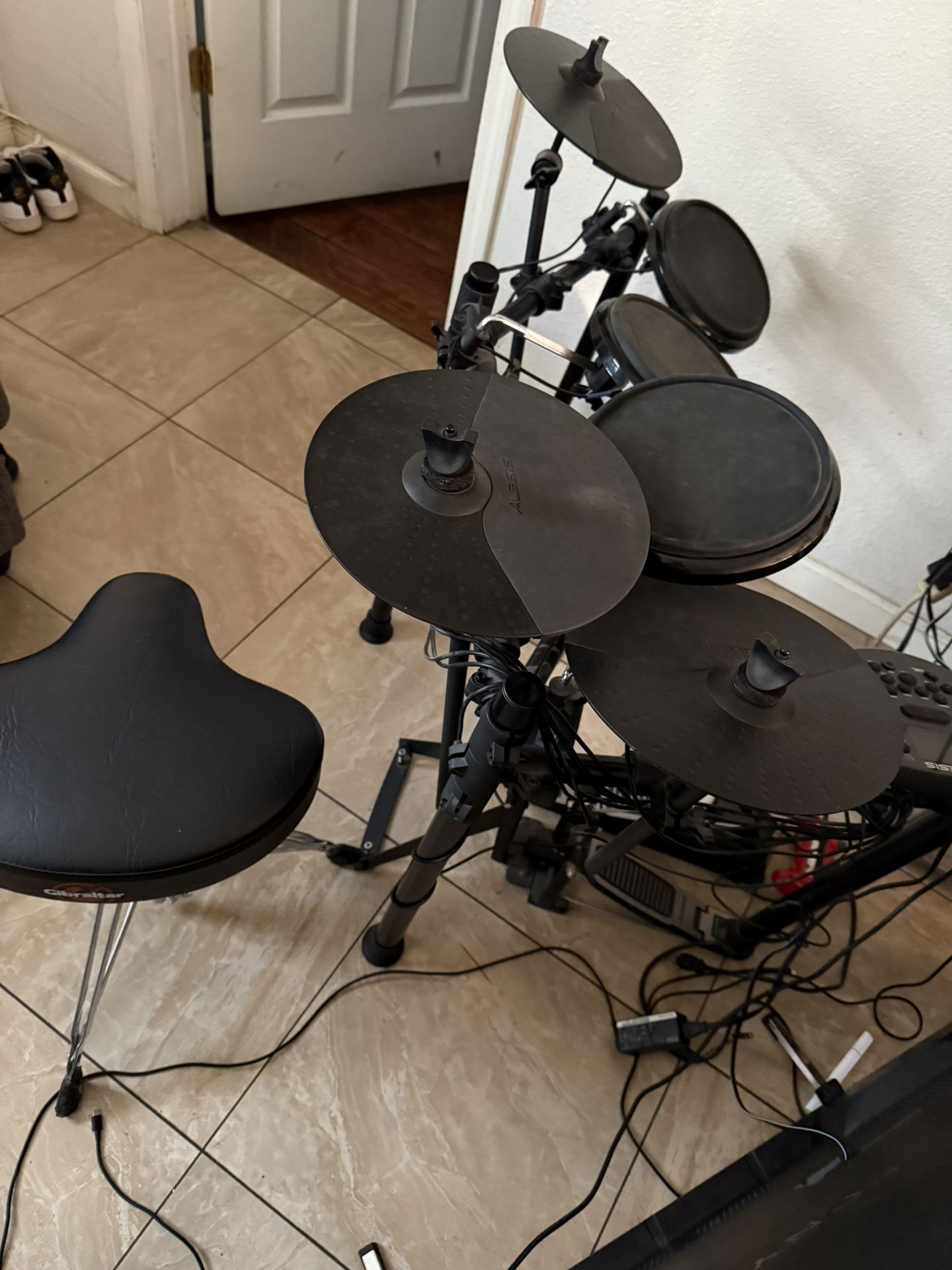 ALESIS NITRO ELECTRIC DRUM SET