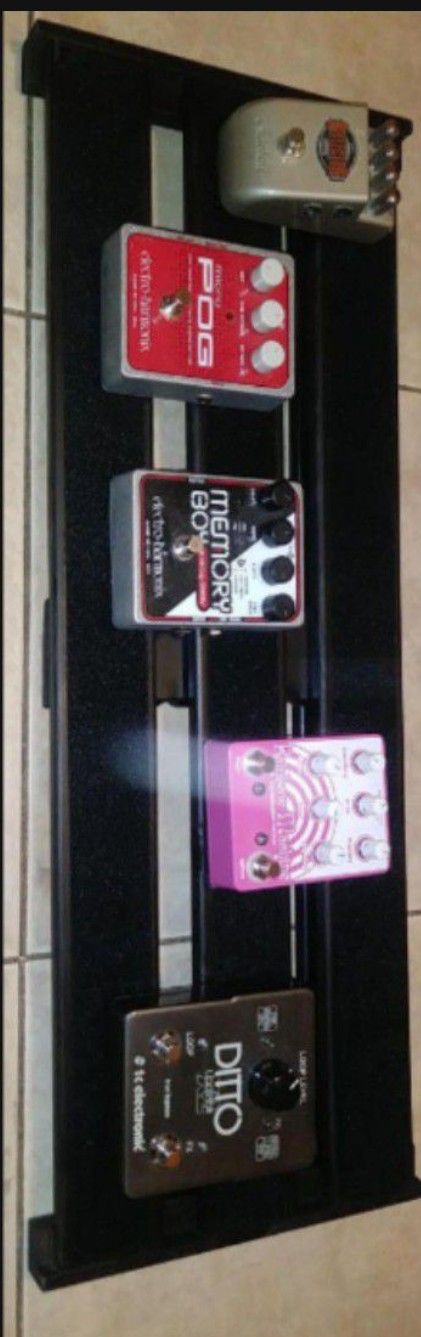 LARGE Black  Wood pedalboard for effects pedals - earthquaker JHS Boss ehx mxr strymon wampler tc electronic - Pedals not included - Demo ONLY