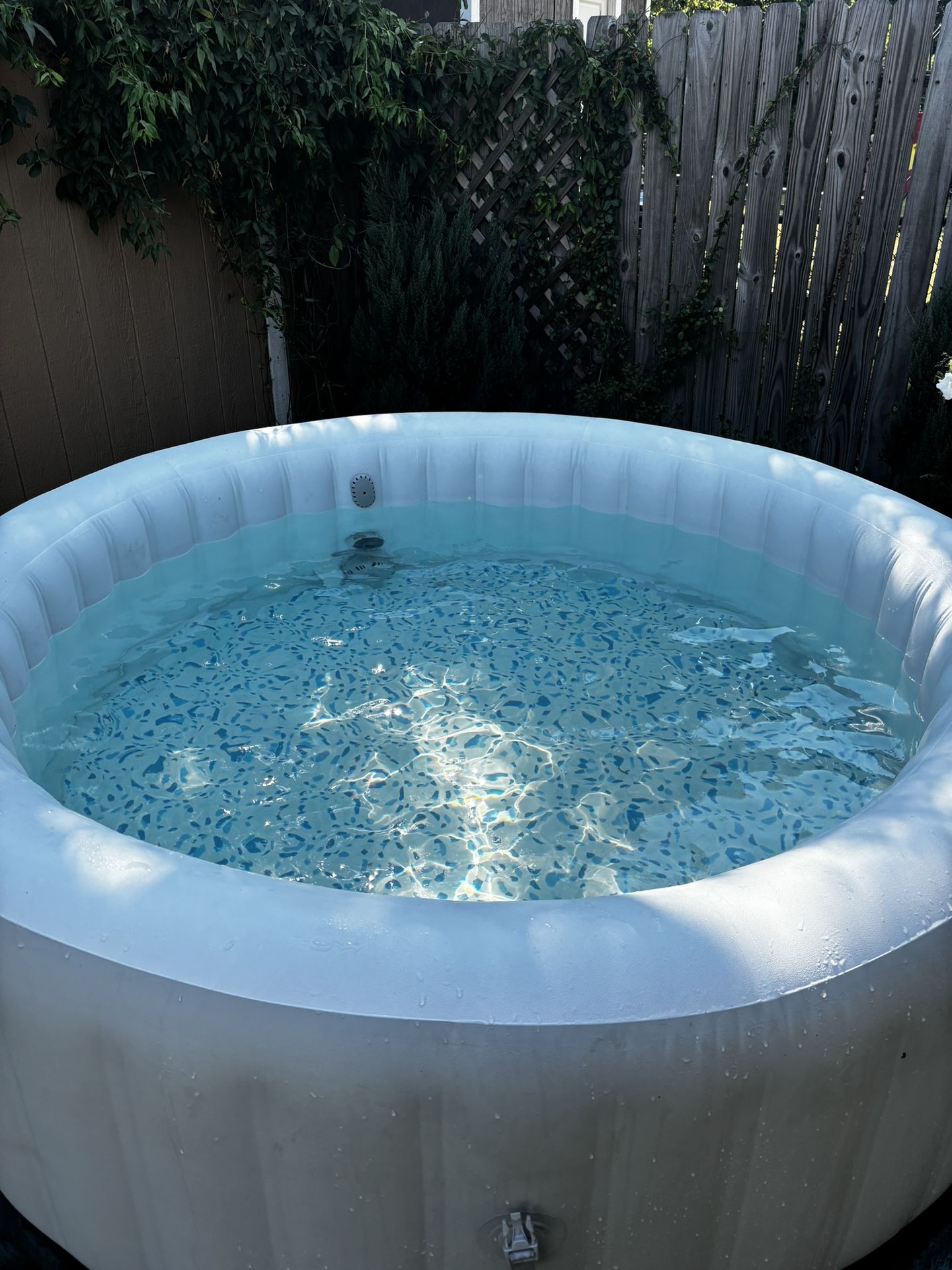 SaluSpa Hot Tub