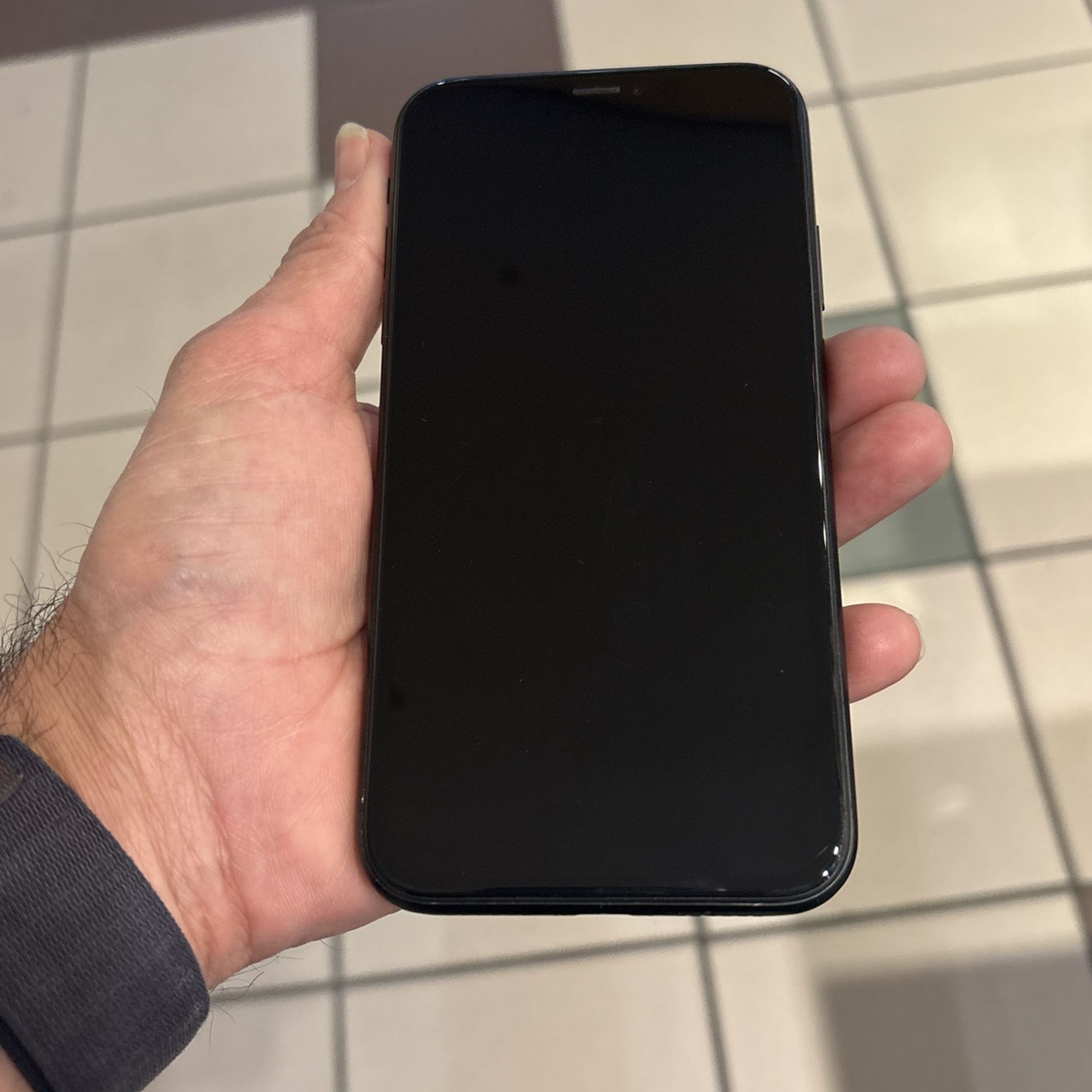 Iphone Xr Unlocked To Any Carrier/ Liberado