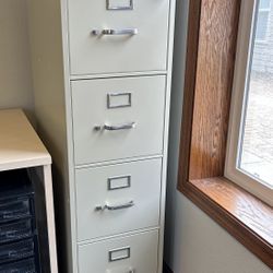 4 Drawer File Cabinet 