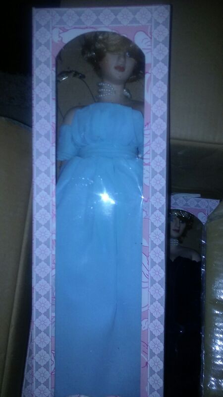 Princess Diana limited edition porcelain doll still in the box