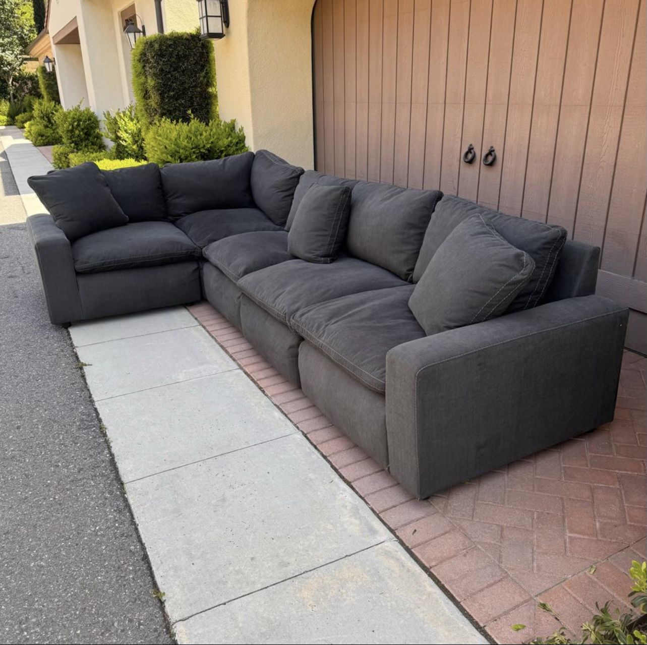 SAVESTO CHARCOAL GRAY 4- PIECE SECTIONAL - FREE DELIVERY 🚚‼️