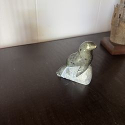 VTG R.POWERS Carved Soapstone SEAL FIGURINE 2.5" Inuit Artist