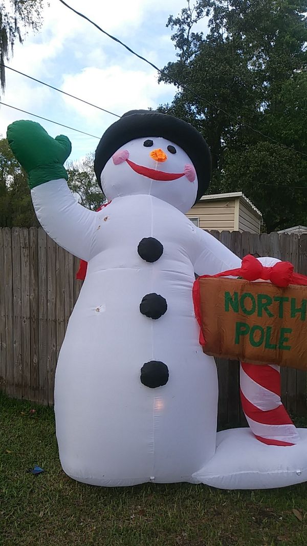10 foot inflatable Snowman for Sale in Lakeland, FL OfferUp