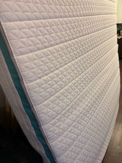 Brand new Helix Sunset Mattress- King