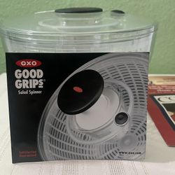 OXO Good Grips Salad Spinner – New Without Box