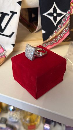 14 k white gold diamond ring