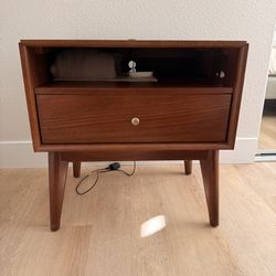Selling (2) Nightstands