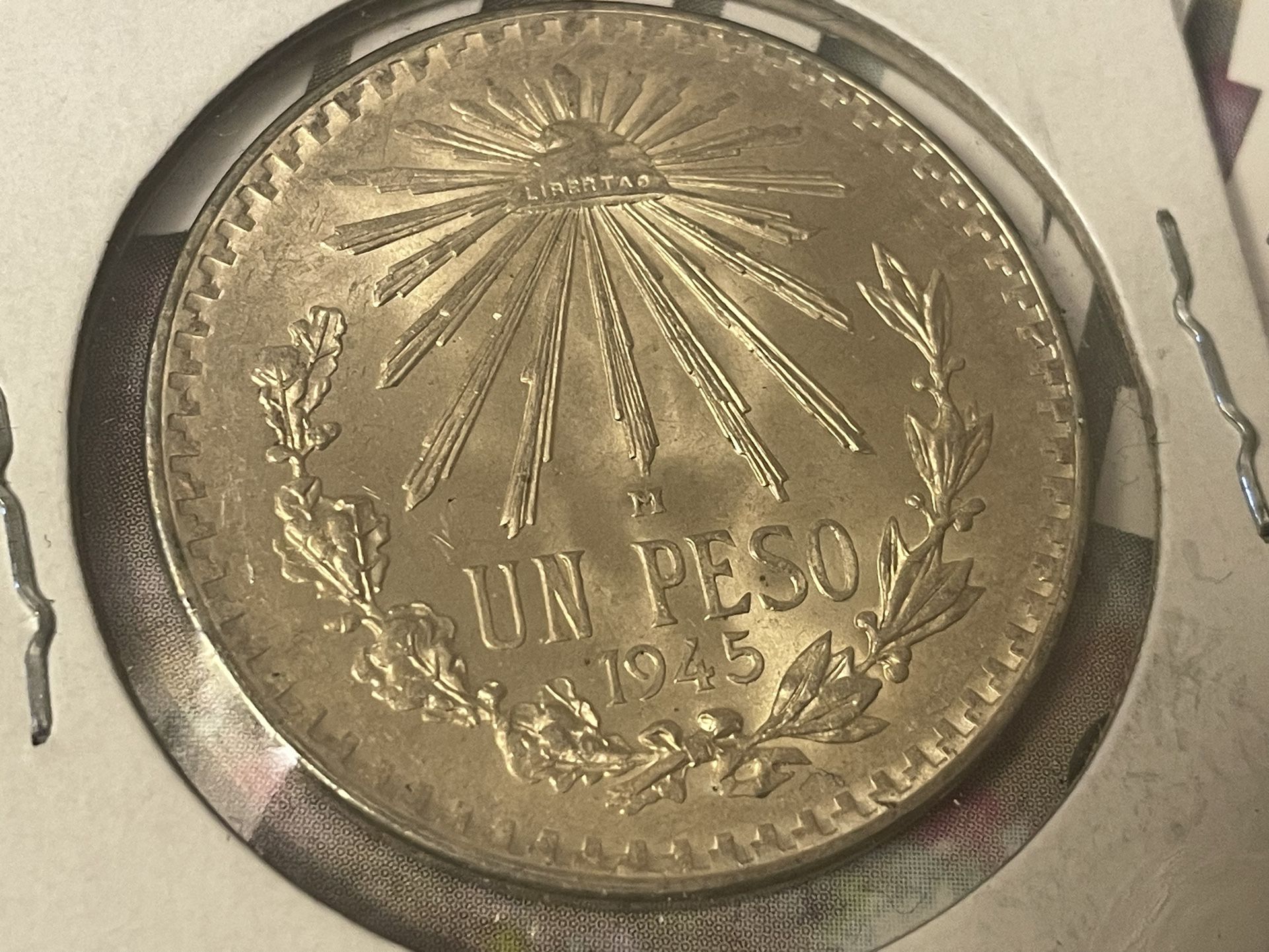 Un Peso 1945.  Collectable Coin Mexico 
