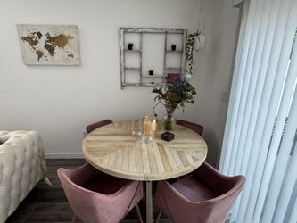 Real Wood 4-6 Seater Extendable Dining Table & Chairs