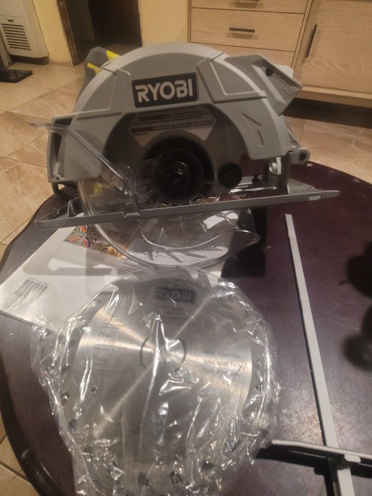Ryobi 15 Amp Corded 7-1/4" Circular Saw W/Laser!!!