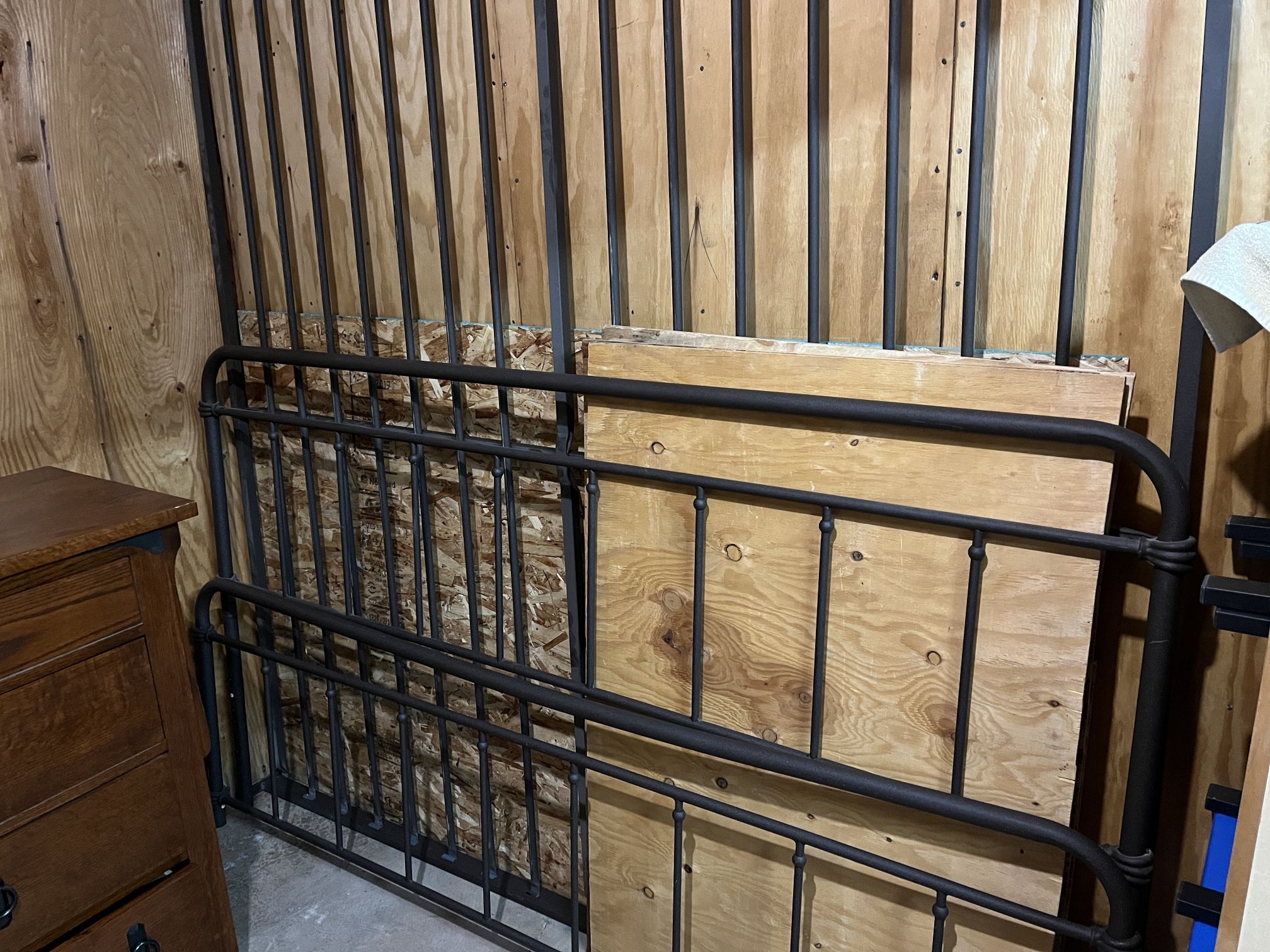 King Size Metal Bed Frame W Mattress