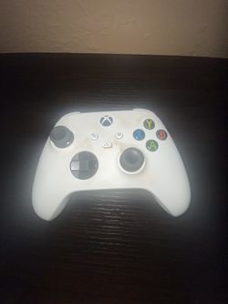 Xbox One (white)