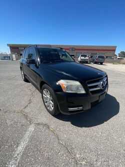 2012 Mercedes-Benz GLK-Class · Suv · 171.000 millas * 2012 MERCDES BENZ - GLK * * 3.5 L* 6 CYL* * 2 ROWS SEATINGS* * 171000 MILES* * IT RUNS AND