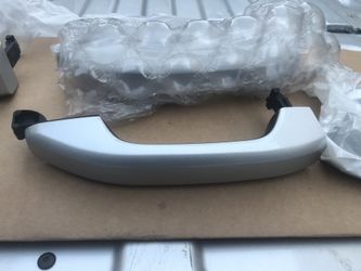 2018 GMC Sierra door handles