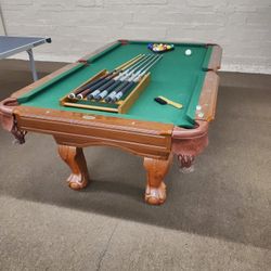 Sportscraft Classic Pool Table, 6 Pool Sticks - Excellent Condition