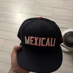 Aguilas De Mexicali Fitted Hat. Size 7 3/4
