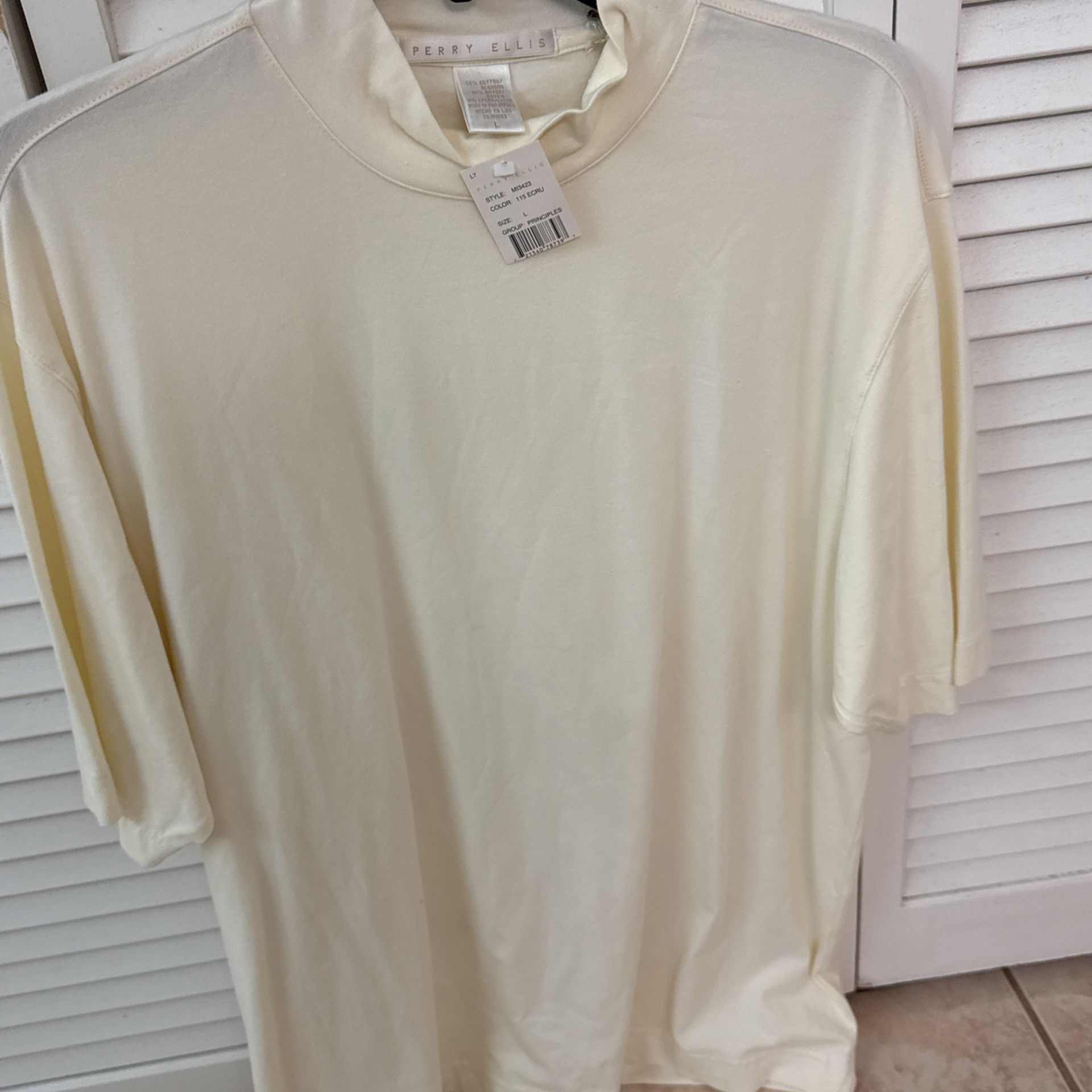 NEW MENS PERRY ELLIS TEE SIZE LARGE