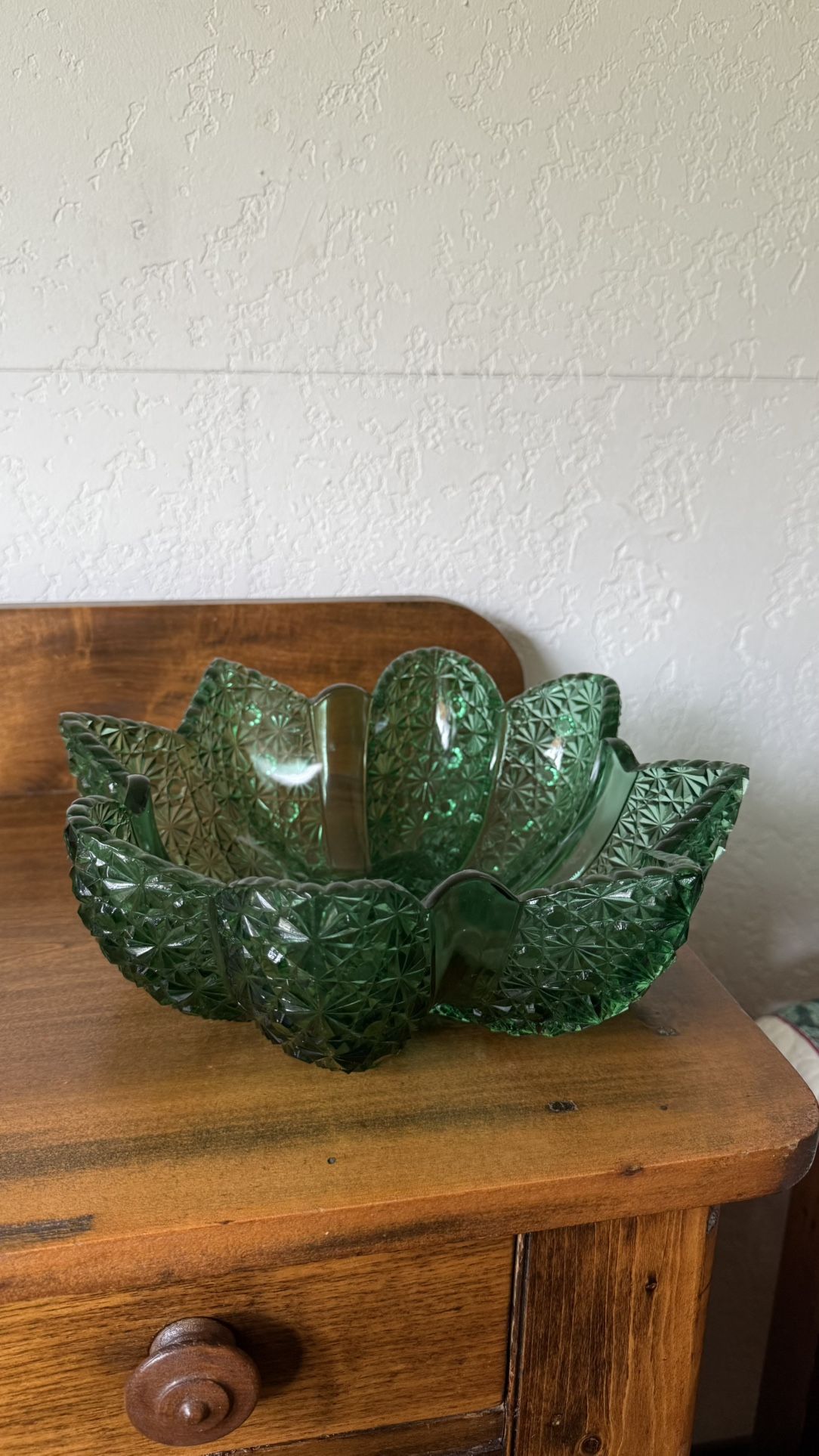LG Wright daisey And Button green glass bowl 