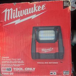 BRAND NEW MILWAUKEE 2366-20 18V DUAL POWER FLOOD LIGHT KIT
