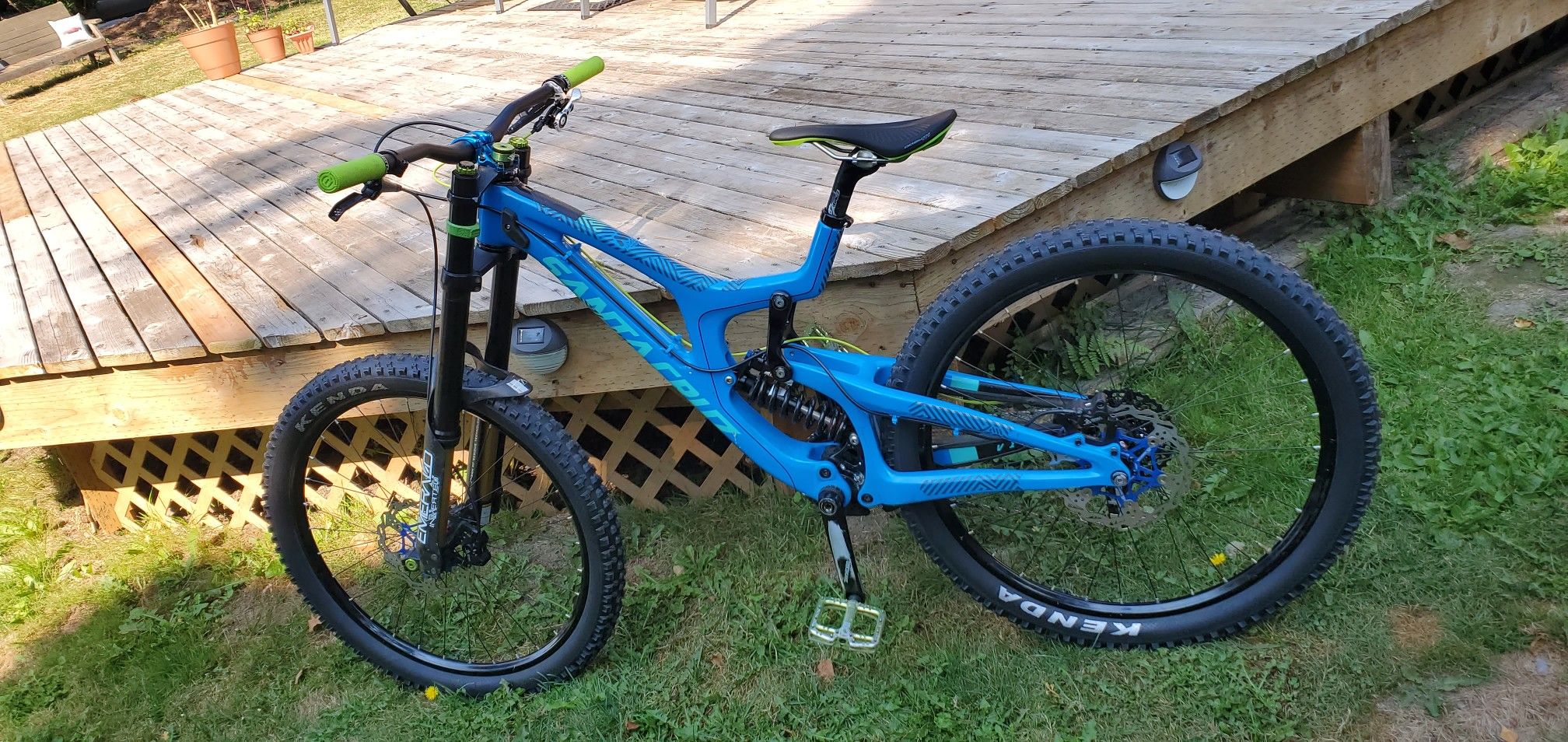 2018 v10 carbon, Medium frame, top components