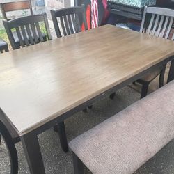 Kitchen Table  4 Chairs And A Bench Style Seat $150 Obo