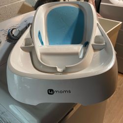 4 Moms Bath Tub 
