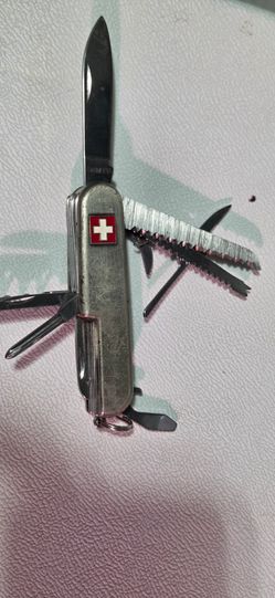Swiss 10 function Wagner knife