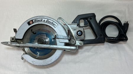 Black And Decker 7 1/4 Pro Worm Drive Saw