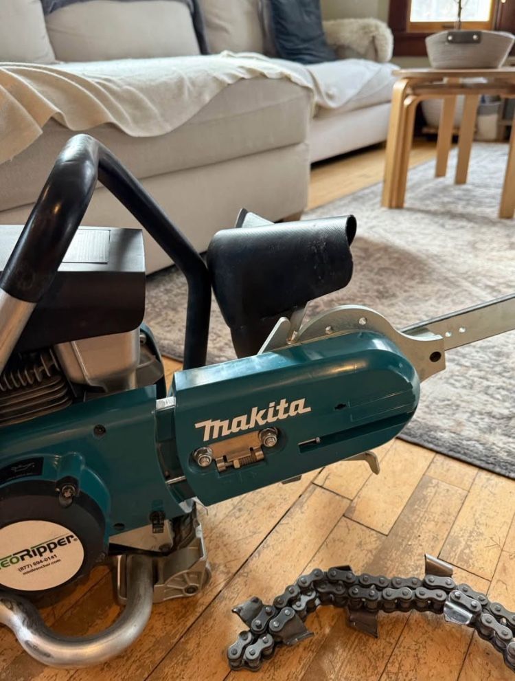 GeoRipper Mini Trencher 20”.