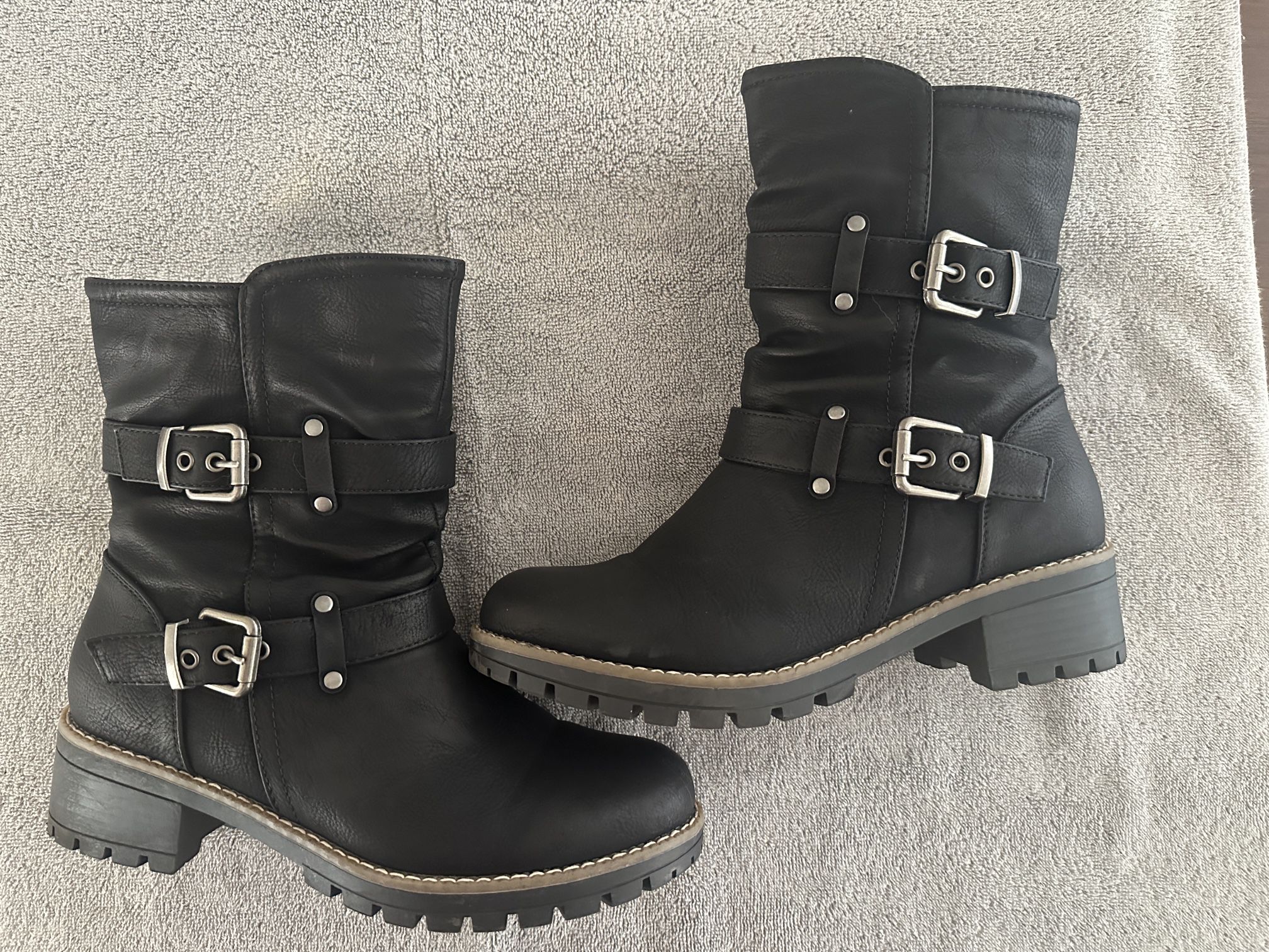 Boots With A Biker Vibe Like New