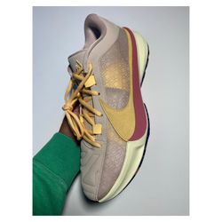 Nike Zoom Freak 5 Beige Gold Blue Giannis Men's Sz 13 New No Box! 