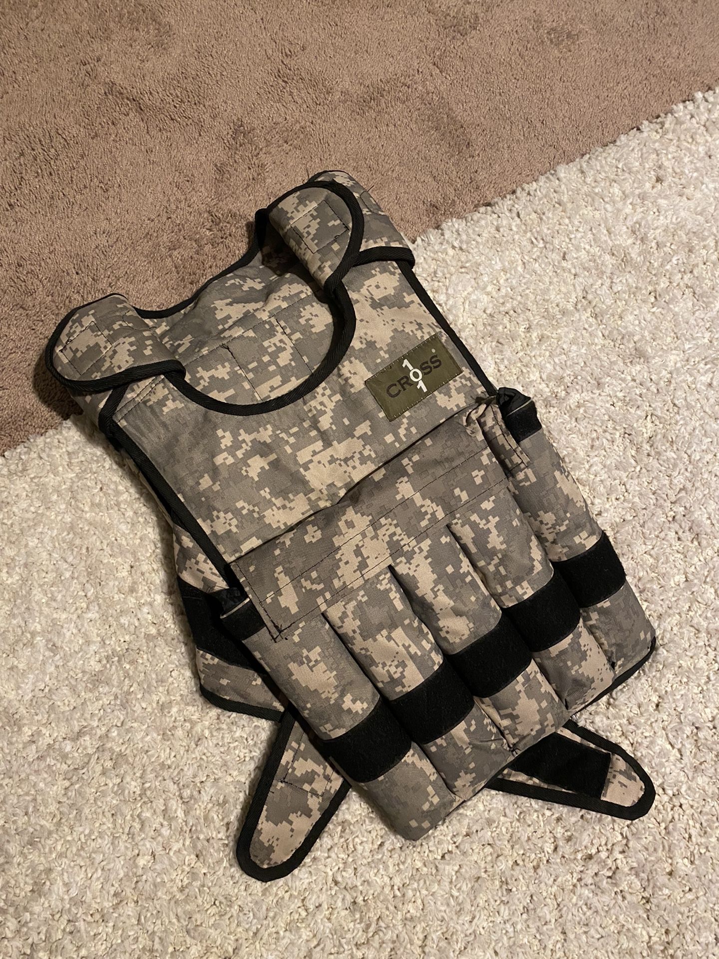 CROSS101 Adjustable Weighted Vest