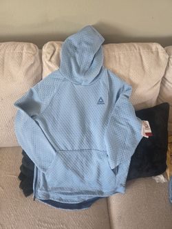 Sudadera reebock size S y M corren grandes