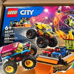 Lego Stunt Show Arena 60295