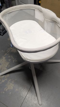 Halo
BassiNest Swivel Sleeper 3.0