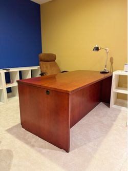 Big Desk with chair