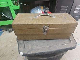 Metal tool box 19" Long X 7 1/4" wide x 7 1/2" height  - in chandler