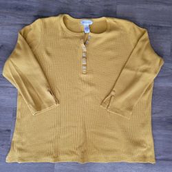 Size 1X Waffle Henley!