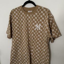 Tan NY Yankees All-Over Print T-Shirt