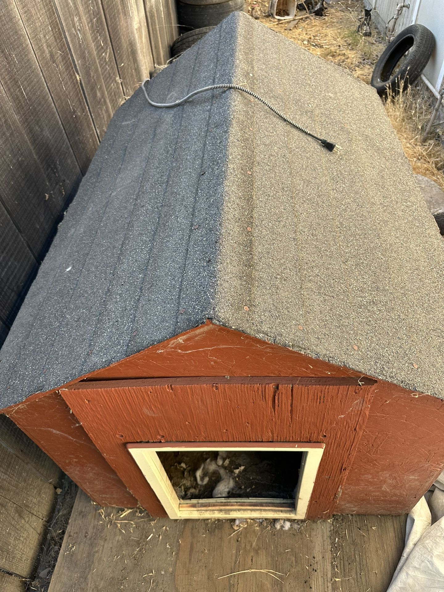 Xtra Large Dog House