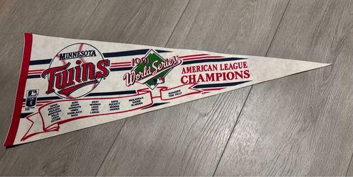 Vintage 1991 MLB Minnesota Twins World Series felt pennant, measuring approximately 30 by 12 inches