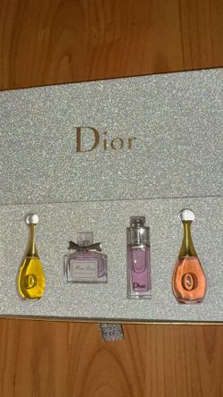 Travel size perfume gift set
