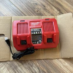 Milwaukee Dual Rapid Charger M18