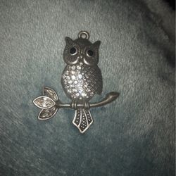 Owl Pendant With Rhinestone