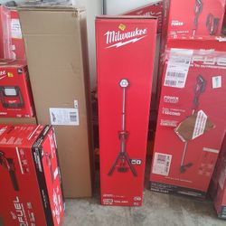 Milwaukee M18 Rocket Dual Power Tower Light 