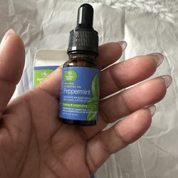  Aroma Terapia.    Ceite. De Menta.  Si Sufres. Se Un Dolor De.  Cabeza.    Esto Te Ayuda. 